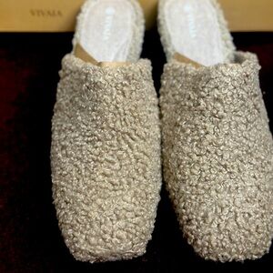 Brand-new Vivaia Mule